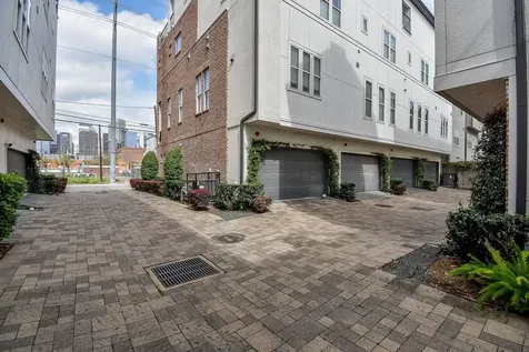 1027 Saint Charles Street Houston TX 77003