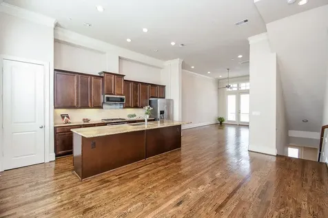 1027 Saint Charles Street Houston TX 77003