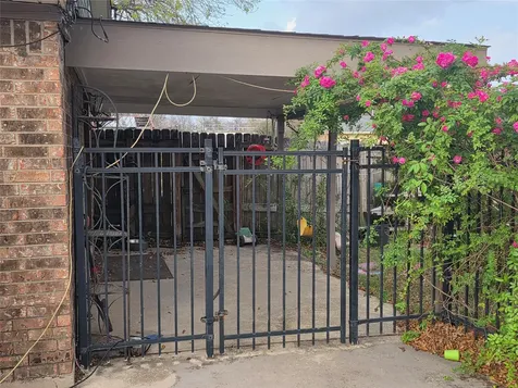 2414 Goldenrod Street Highlands TX 77562
