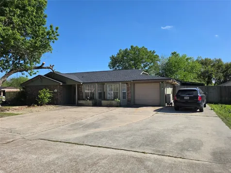 2414 Goldenrod Street Highlands TX 77562