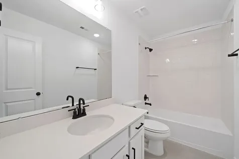 14826 Mission Avenue Mont Belvieu TX 77523