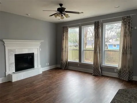 5105 Maple Street Bellaire TX 77401