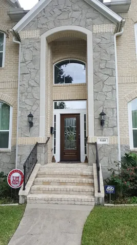 5105 Maple Street Bellaire TX 77401