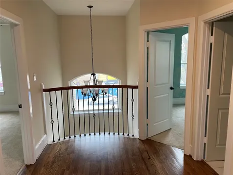 5105 Maple Street Bellaire TX 77401