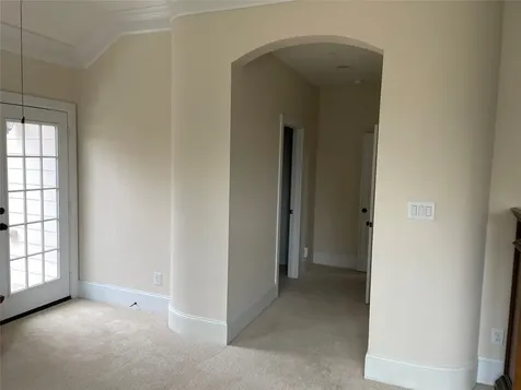 5105 Maple Street Bellaire TX 77401