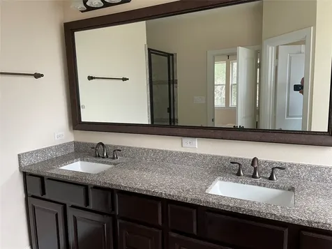 5105 Maple Street Bellaire TX 77401