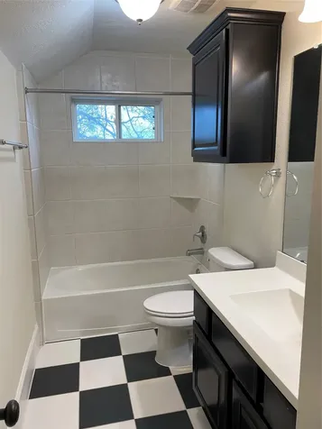 5105 Maple Street Bellaire TX 77401