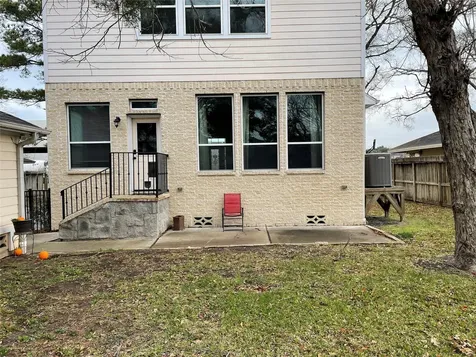 5105 Maple Street Bellaire TX 77401
