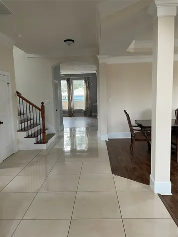 5105 Maple Street Bellaire TX 77401