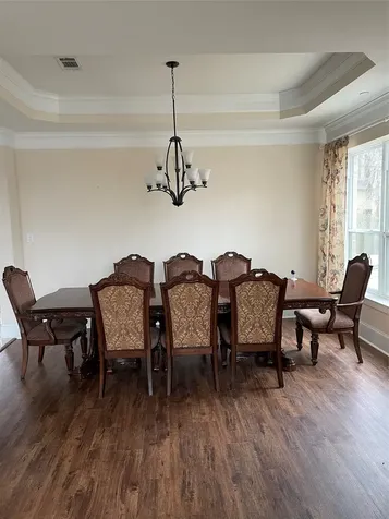 5105 Maple Street Bellaire TX 77401