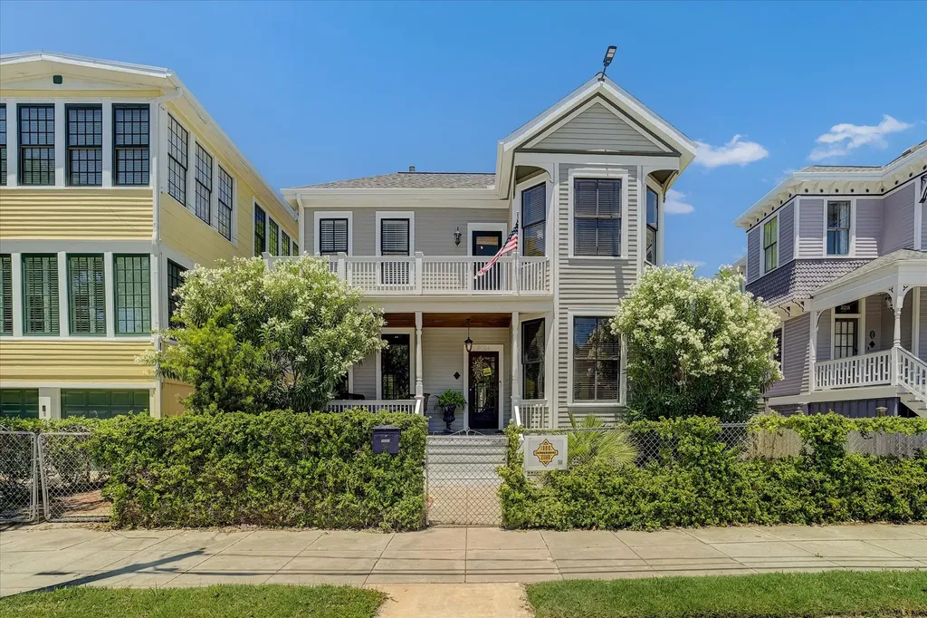 3024 Avenue O 1/2 Galveston TX 77550