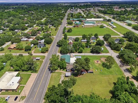 1726 13th Street Hempstead TX 77445