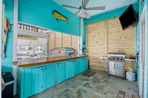 1114 Tiki Drive Tiki Island TX 77554