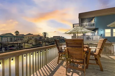 22819 Vida Street Galveston TX 77554