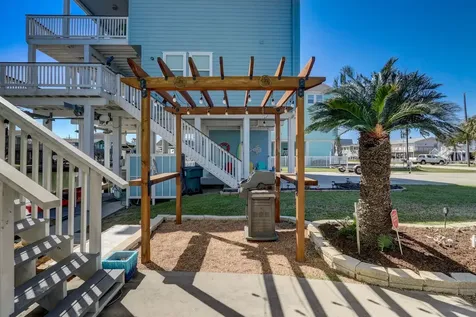 22819 Vida Street Galveston TX 77554