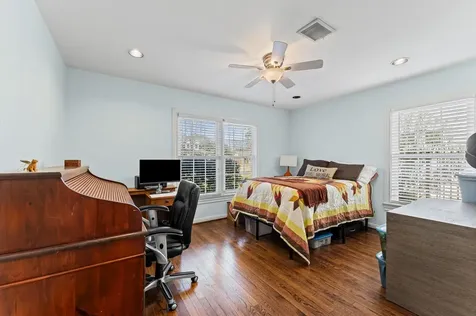 1507 Sue Barnett Drive Houston TX 77018