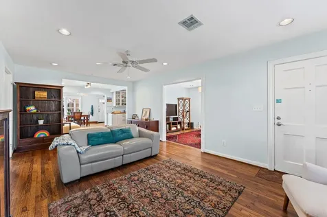 1507 Sue Barnett Drive Houston TX 77018