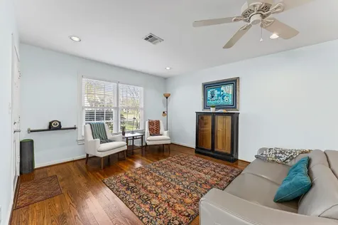 1507 Sue Barnett Drive Houston TX 77018