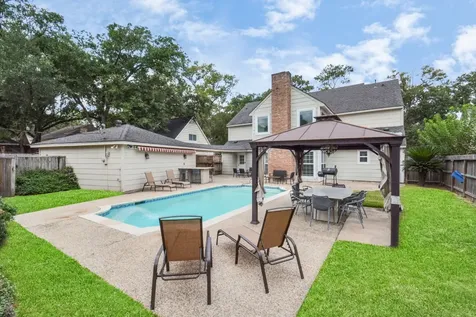 1807 Saddlecreek Drive Houston TX 77090