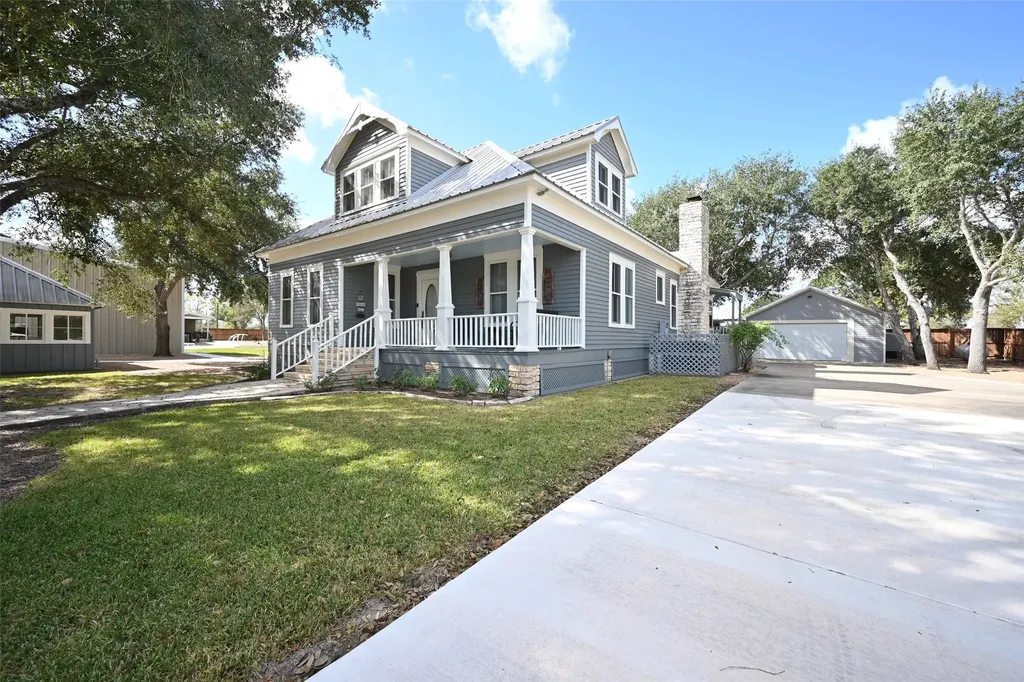 315 Cedar Street New Ulm TX 78950