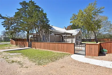 315 Cedar Street New Ulm TX 78950