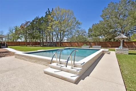 315 Cedar Street New Ulm TX 78950