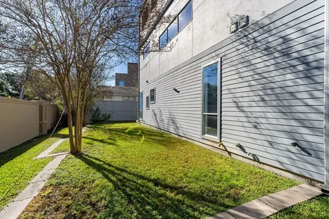 162 Vieux Carre Drive Houston TX 77009