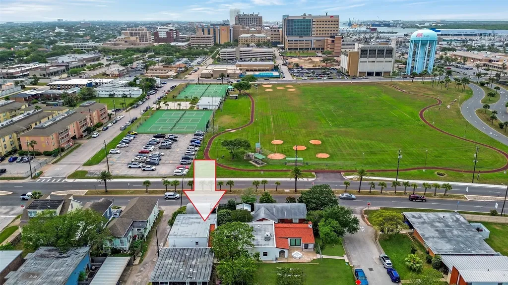 123 Strand Street Rear Galveston TX 77550