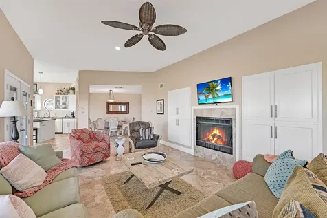 17614 Glei Galveston TX 77554