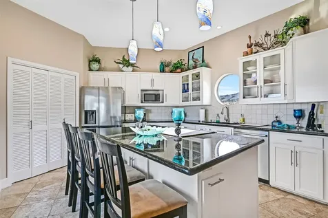 17614 Glei Galveston TX 77554