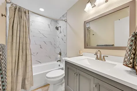 17614 Glei Galveston TX 77554