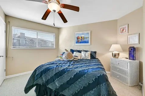 17614 Glei Galveston TX 77554