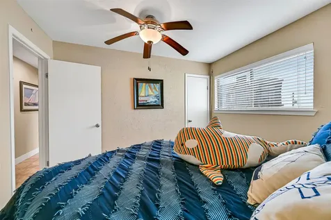 17614 Glei Galveston TX 77554