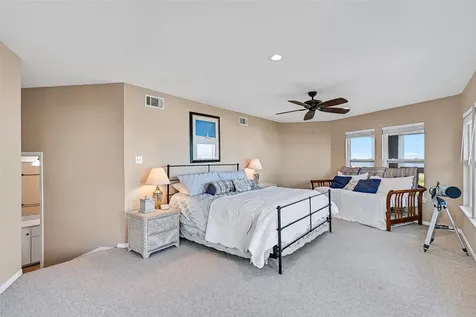 17614 Glei Galveston TX 77554