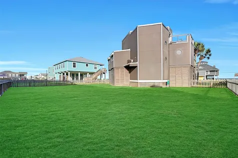 17614 Glei Galveston TX 77554