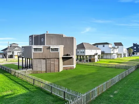 17614 Glei Galveston TX 77554