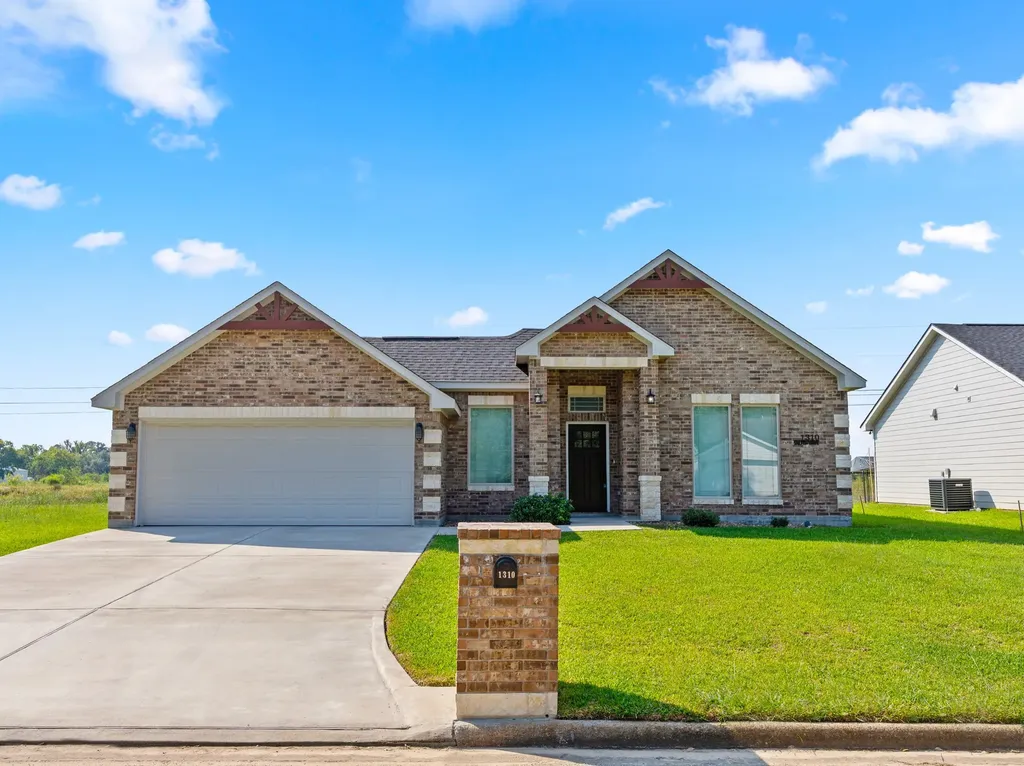 1310 Sailfish Drive Bay City TX 77414
