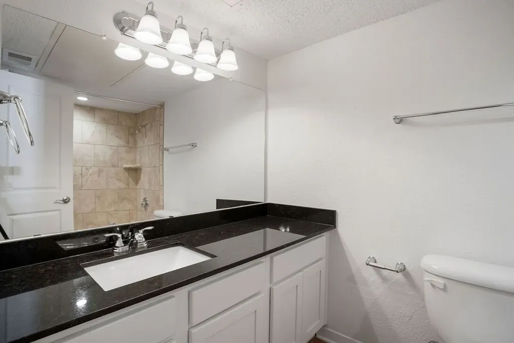 2810 Salado Street 115 Austin TX 78705
