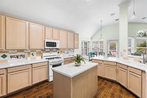 312 Summer Haven Circle League City TX 77573