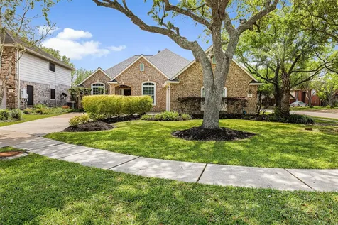 312 Summer Haven Circle League City TX 77573
