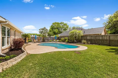 312 Summer Haven Circle League City TX 77573
