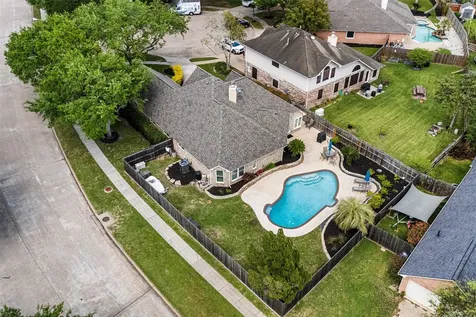 312 Summer Haven Circle League City TX 77573