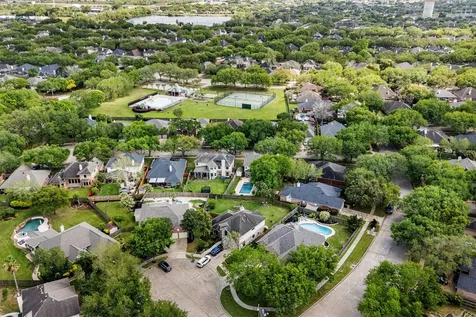 312 Summer Haven Circle League City TX 77573