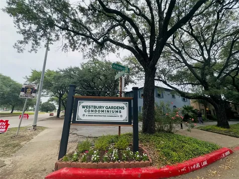 11643 Chimney Rock Road B Houston TX 77035