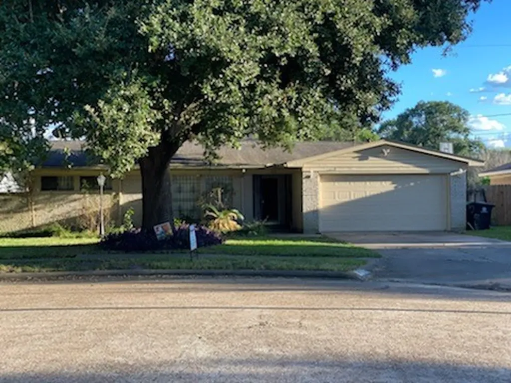 907 Twin Falls Road Houston TX 77088
