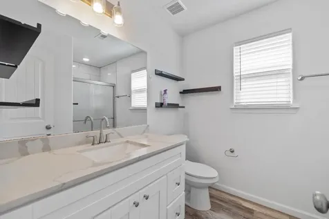 139 W Palm Street Freeport TX 77541