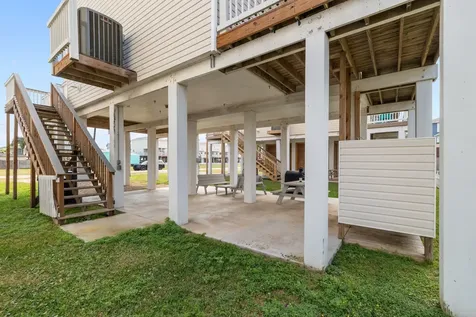 139 W Palm Street Freeport TX 77541