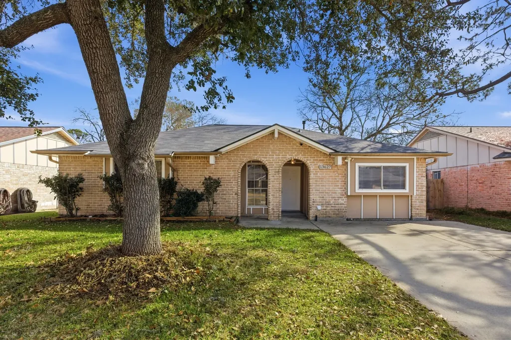 13627 Greenway Drive Sugar Land TX 77498