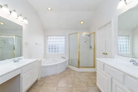 12215 Salmon Creek Houston TX 77041