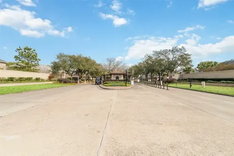 12215 Salmon Creek Houston TX 77041